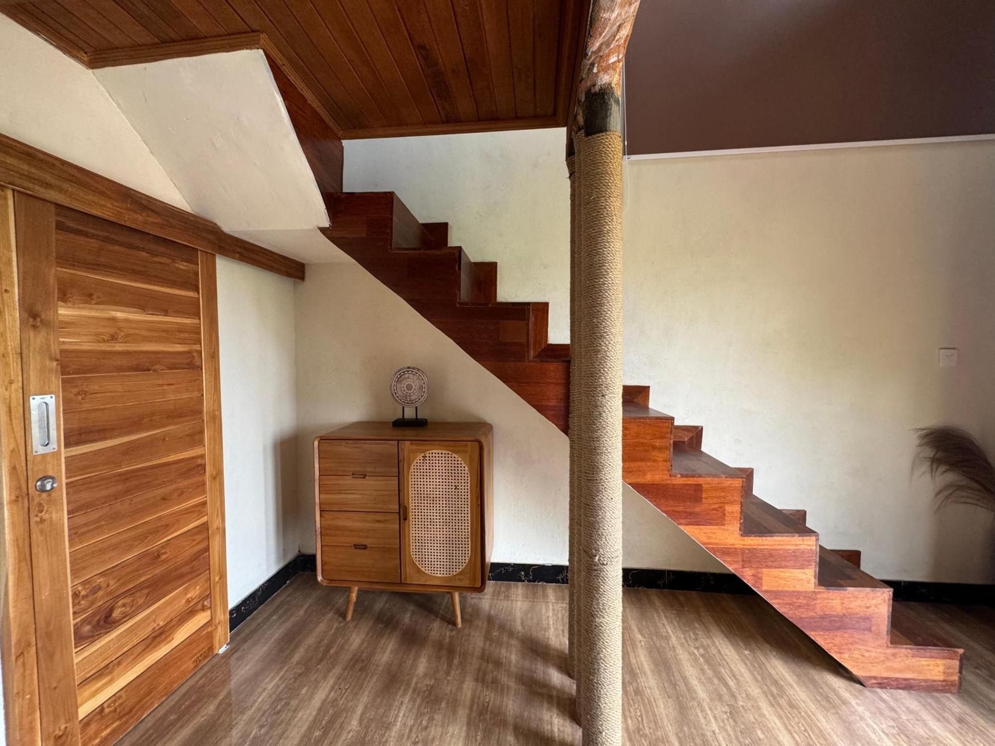Ringsun Homestay Uluwatu バドゥン エクステリア 写真