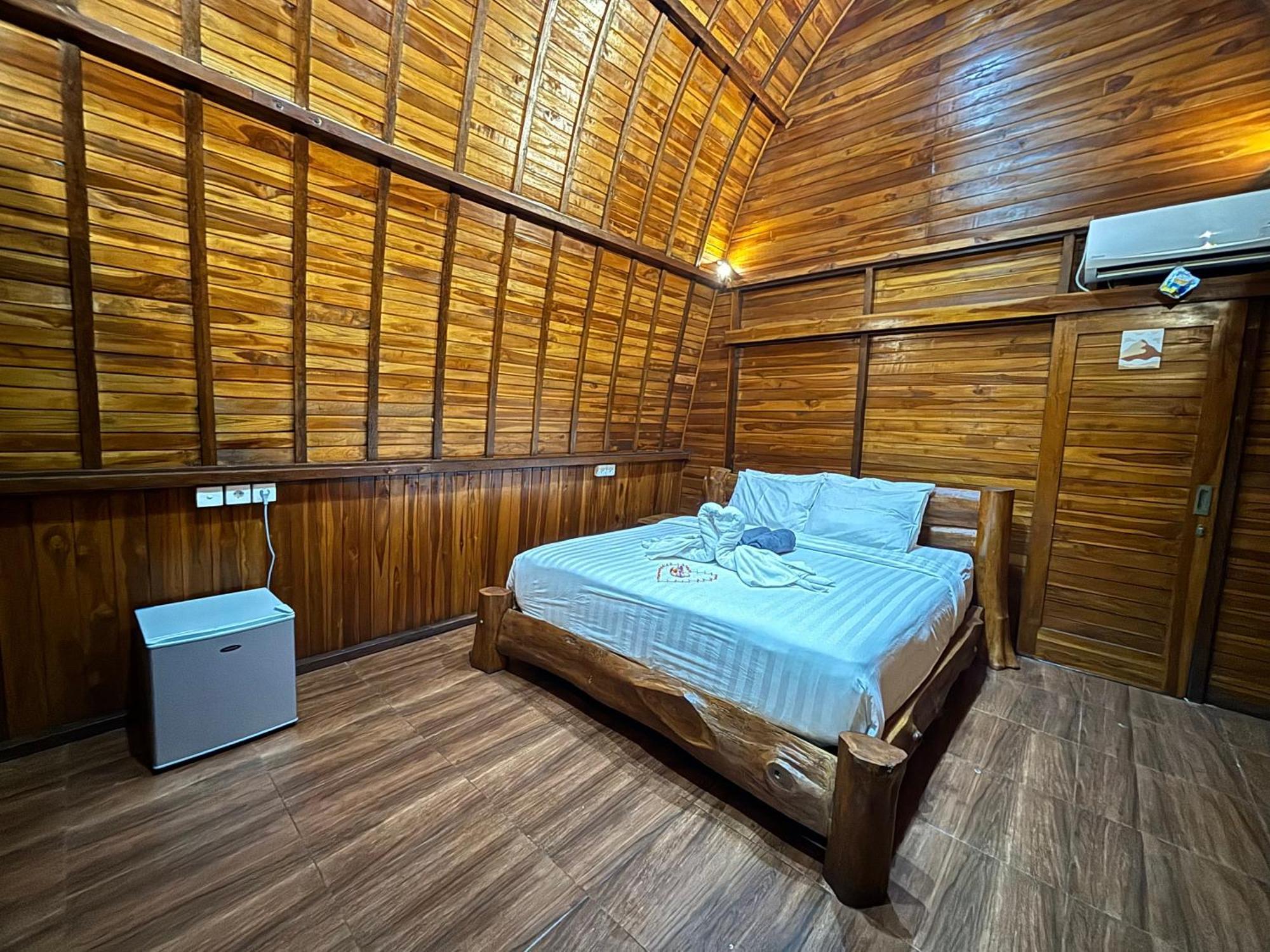 Ringsun Homestay Uluwatu バドゥン エクステリア 写真